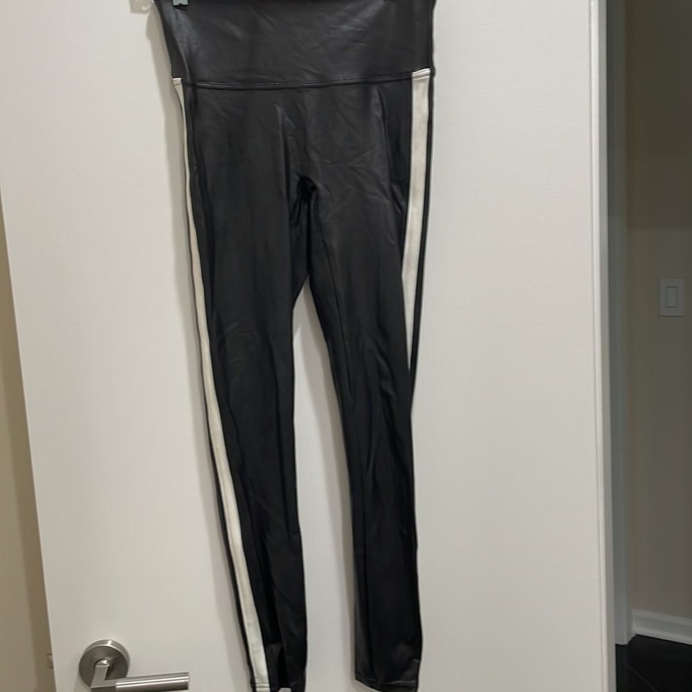 Spanx Faux Leather Side Stripe Leggings (Sz M) - Picture 5 of 7